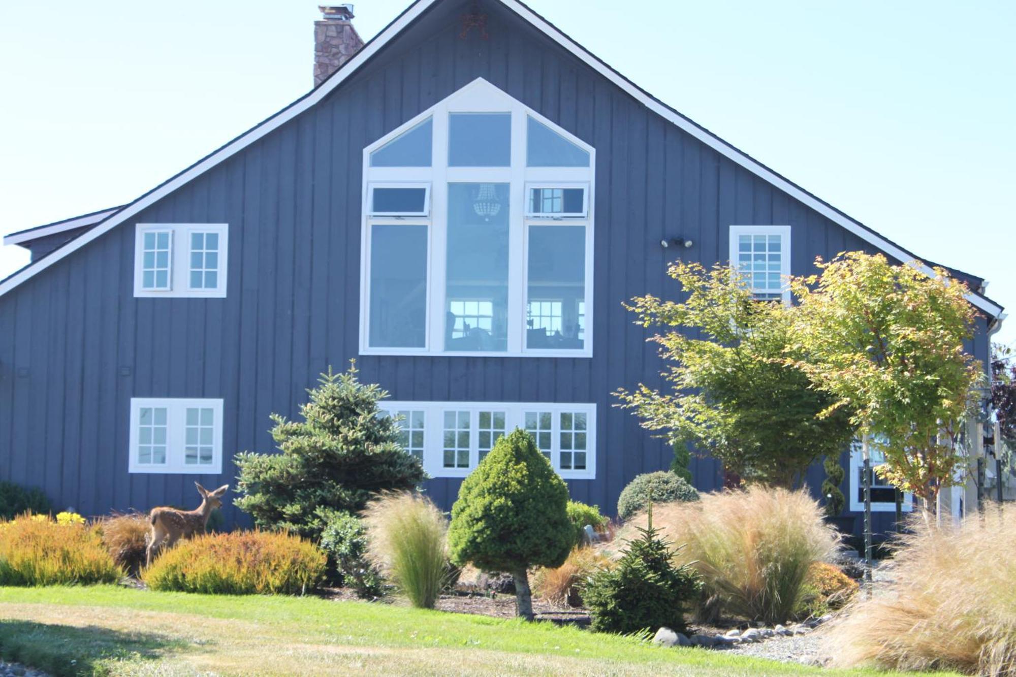 Dungeness Barn House Bed And Breakfast At Two Crows Farm Sequim Eksteriør billede