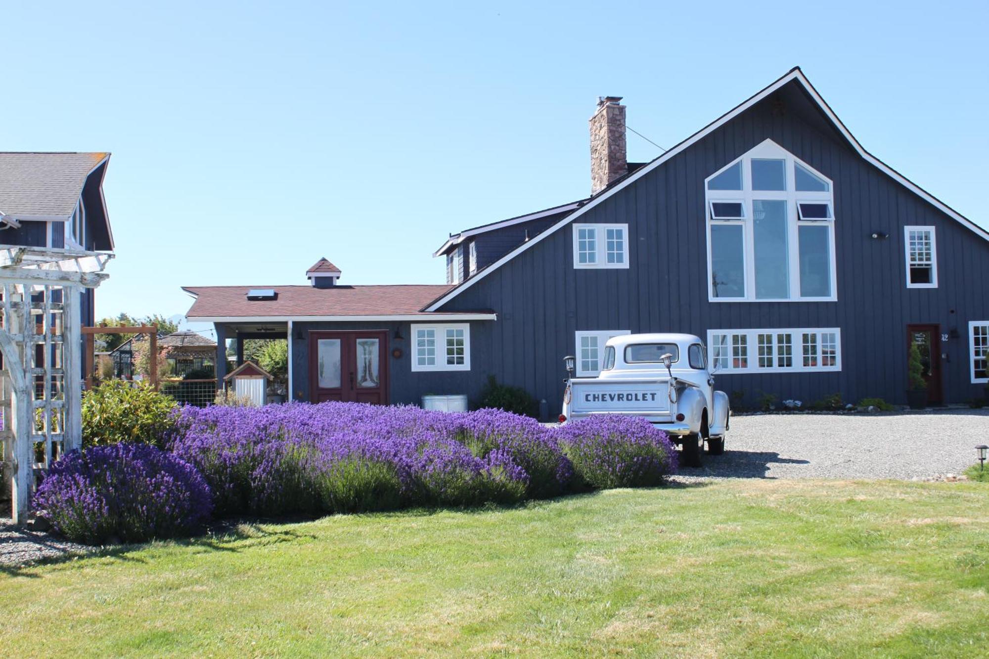 Dungeness Barn House Bed And Breakfast At Two Crows Farm Sequim Eksteriør billede