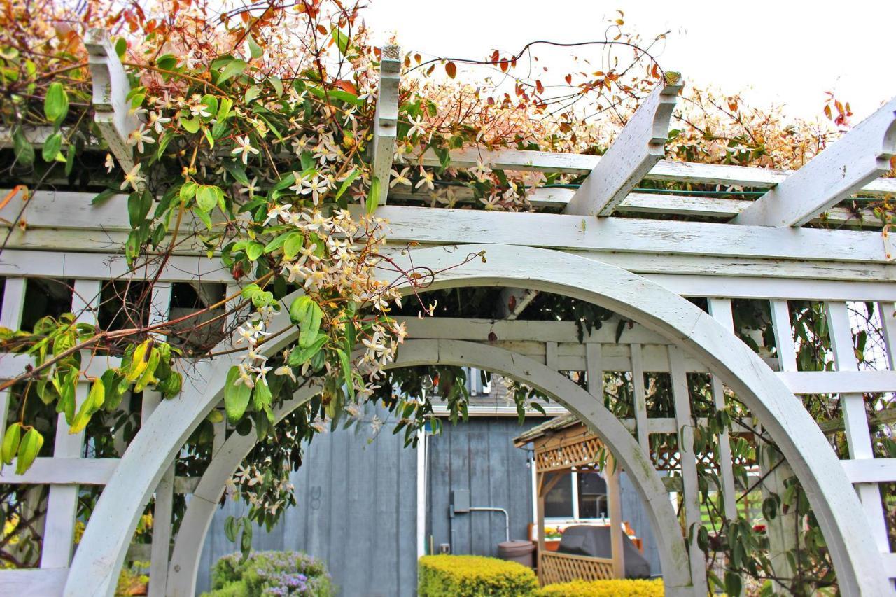 Dungeness Barn House Bed And Breakfast At Two Crows Farm Sequim Eksteriør billede